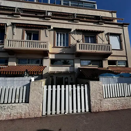 En Bord De Mer, 20m, Clim Apartment