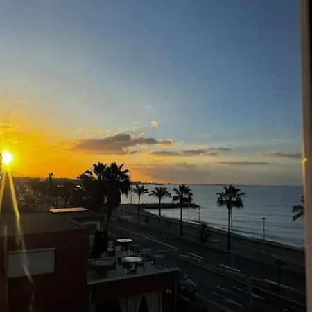 Apartment En Bord De Mer, 20m, Clim Cagnes-sur-Mer